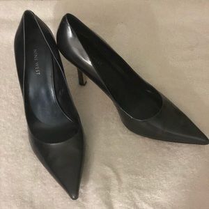 Nine West Gunmetal Gray Pumps